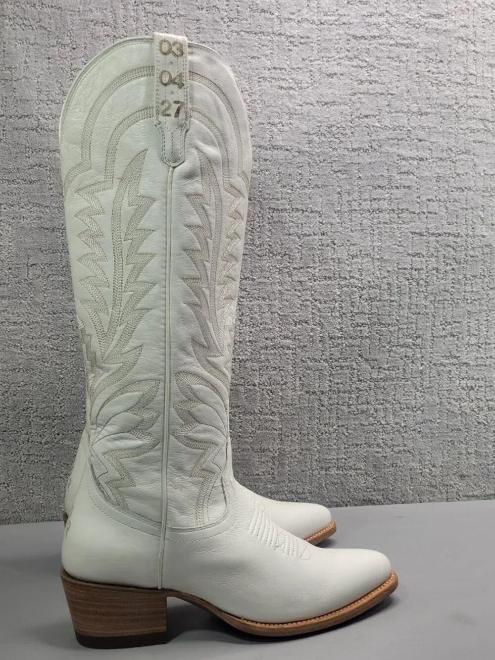 Tecovas The Abby Women's Size US 10B Snow Cowhide Cowgirl Boots.